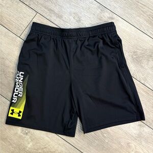 Under Armour boys XL shorts
